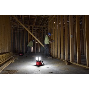 Faro LED da cantiere M18™ con 3 teste multidirezio